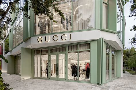 gucci store miami fl.